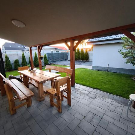 Vikendovy Dom Hlboka Villa Dunajská Streda Exteriör bild