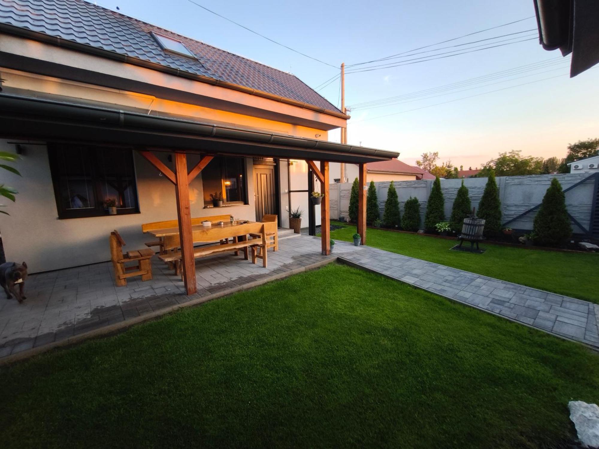 Vikendovy Dom Hlboka Villa Dunajská Streda Exteriör bild